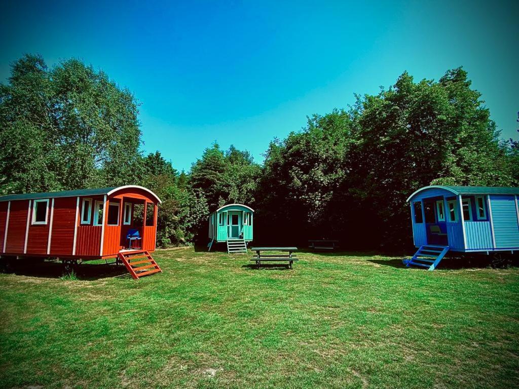 Pipowagens Bij Pannenkoekenrestaurant & Camping De Koppenjan 'Een Uniek Verblijf Met Kinderspeelboerderij' Jubbega-Schurega 外观 照片